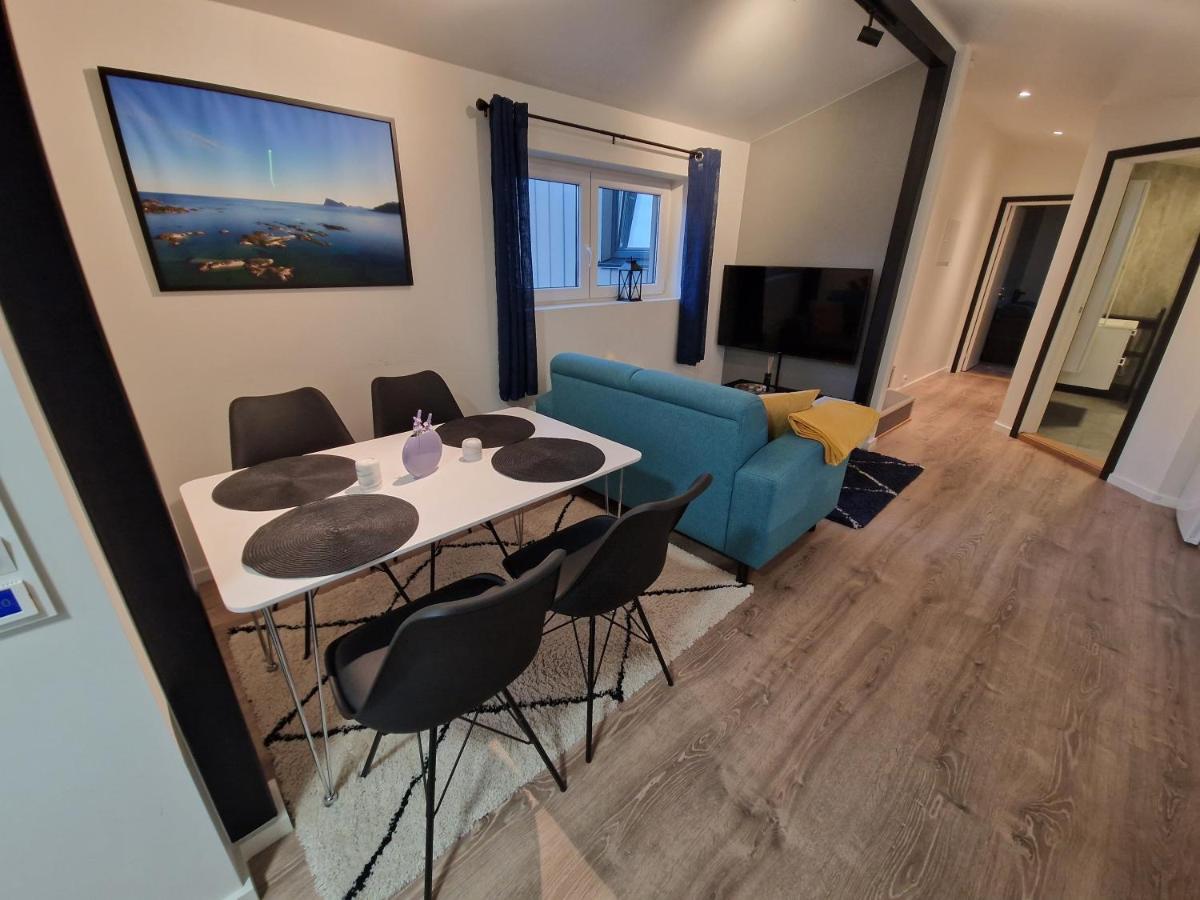Northern Living 2 Room With Shared Bathroom Tromsø Exteriér fotografie